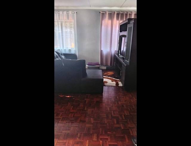4 BEDROOM HOUSE FOR SALE IN BLUFF